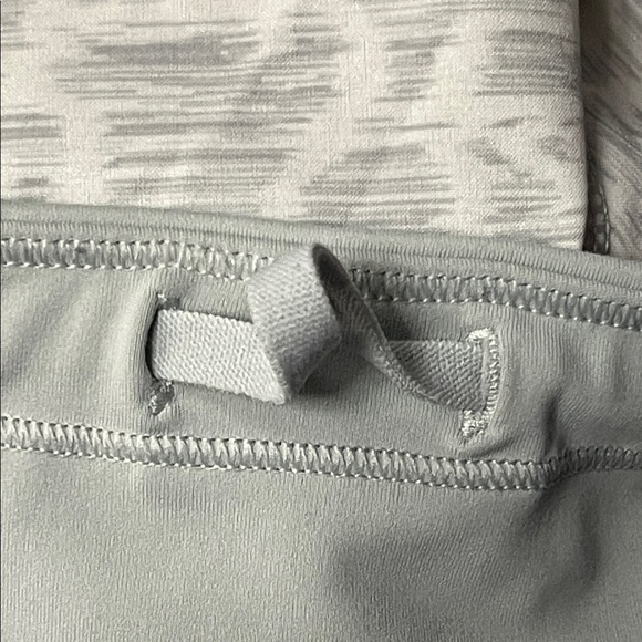 NWOT Athleta Printed Run With It 3.5” Shorts - Picture 9 of 10